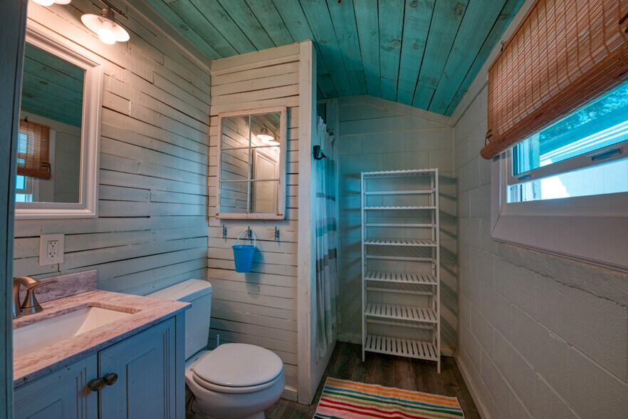 Building Photo - 1509 Miller Ave