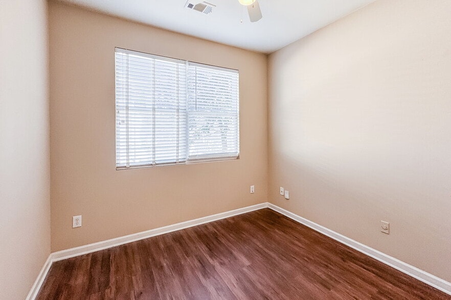 Building Photo - 3625 Roseman Landing