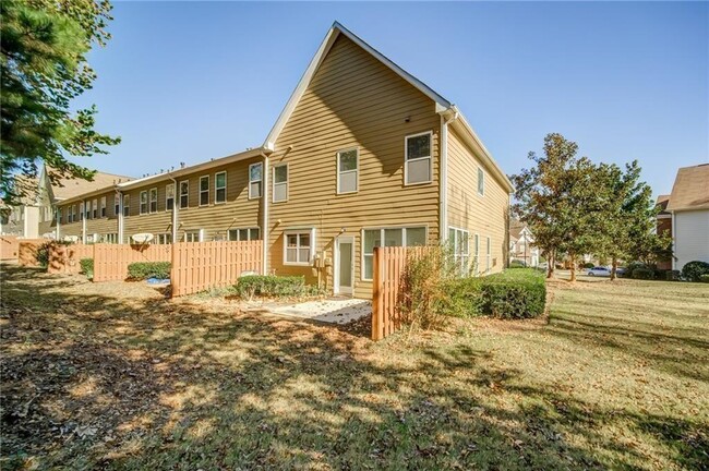Building Photo - 374 St Claire Dr