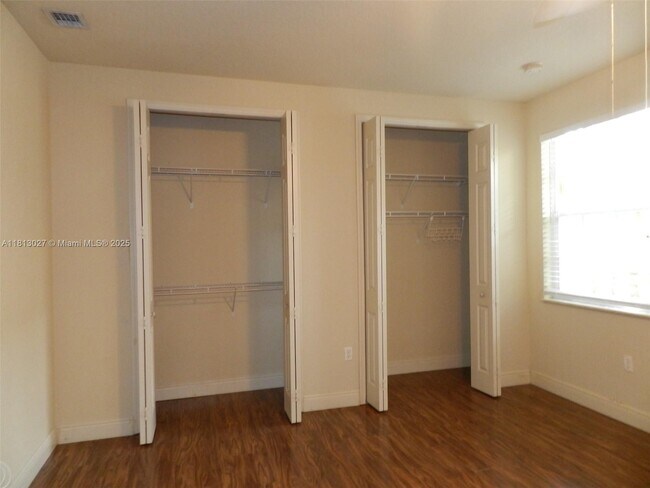 Building Photo - 16020 SW 91st Ct