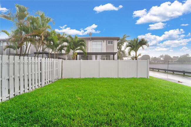 Building Photo - 2802 SW 128th Way