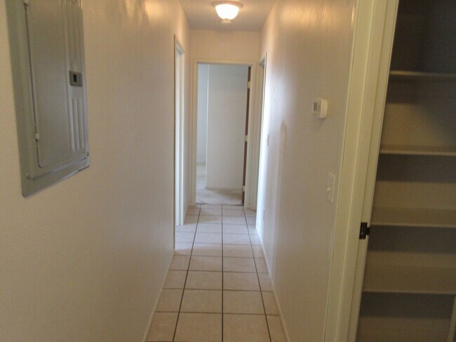 Building Photo - Move-In Discount -- 2 bedroom - 2 bath With Garage!