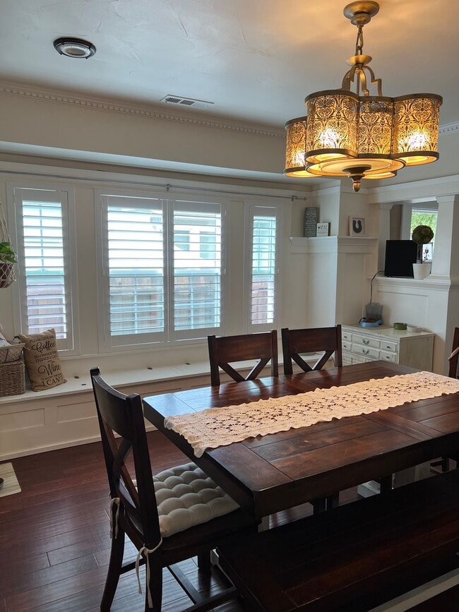 Building Photo - 1422 Court St