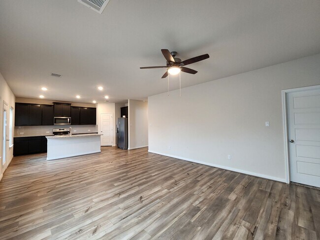 Building Photo - Large 4 Bedroom House in Meyers Landing / Fridge Included / Cute Front Porch / Yard/ CISD