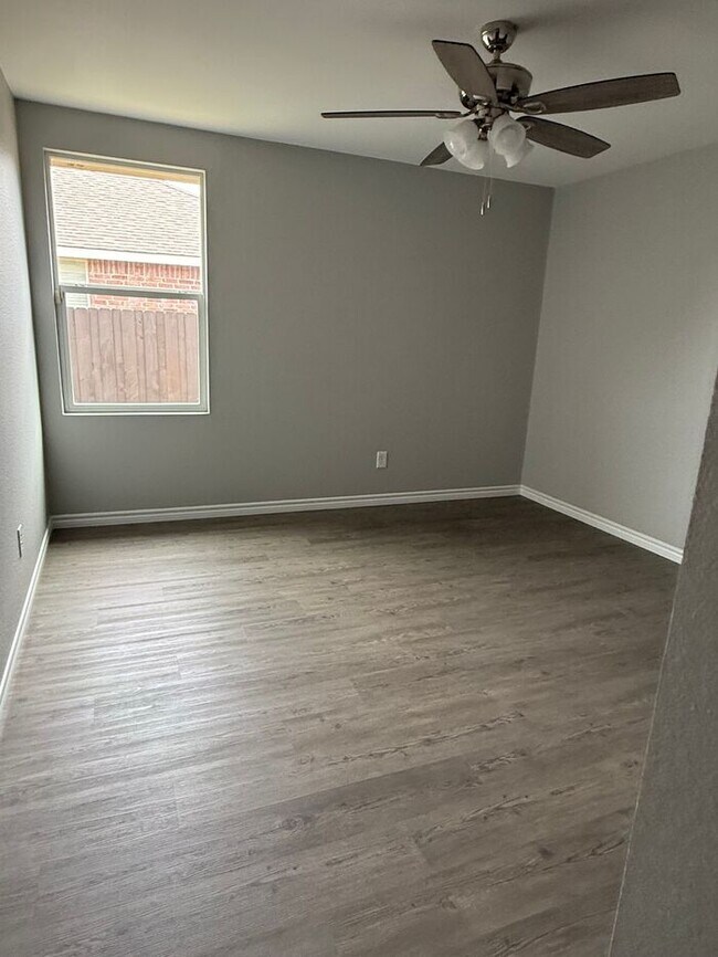 Building Photo - Home in Wylie