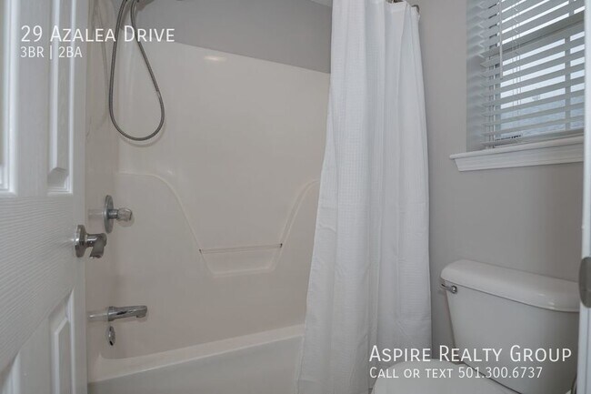 Building Photo - 29 Azalea Dr