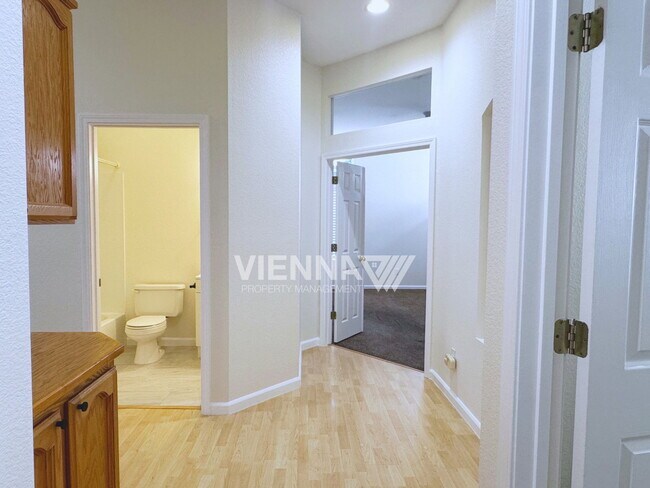 Building Photo - 2736 Genesee Dr