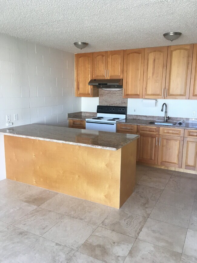 Primary Photo - Clean/Renovated 1Bdrm in town.