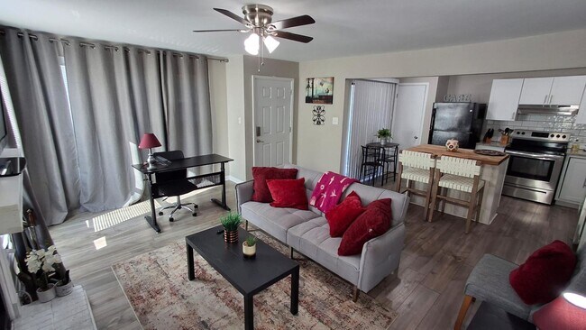 Building Photo - 2709 Lantern Walk SE