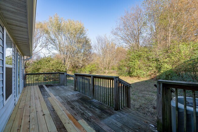 Building Photo - UPDATED 4-bedroom 3 bath Home in Fayetteville!!