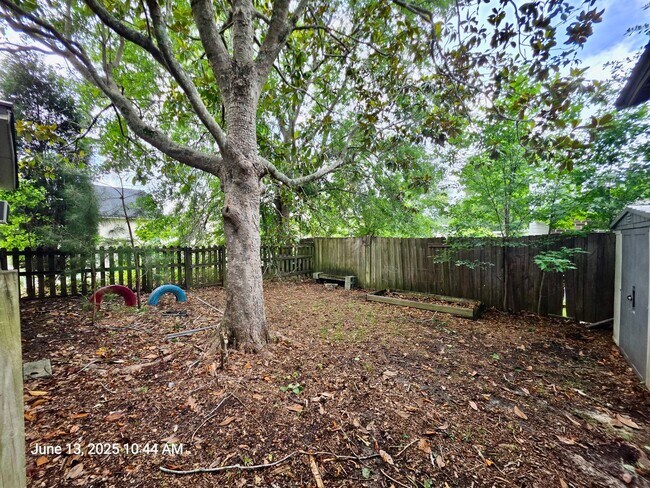 Building Photo - Charming 3 bedroom on a huge lot - Boulder...