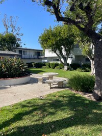 Building Photo - 1221 Bee