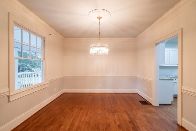 Building Photo - Spacious charmer in the heart of Dilworth ...