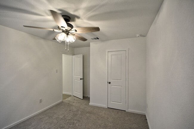 Building Photo - 768 Grey Dove Trl