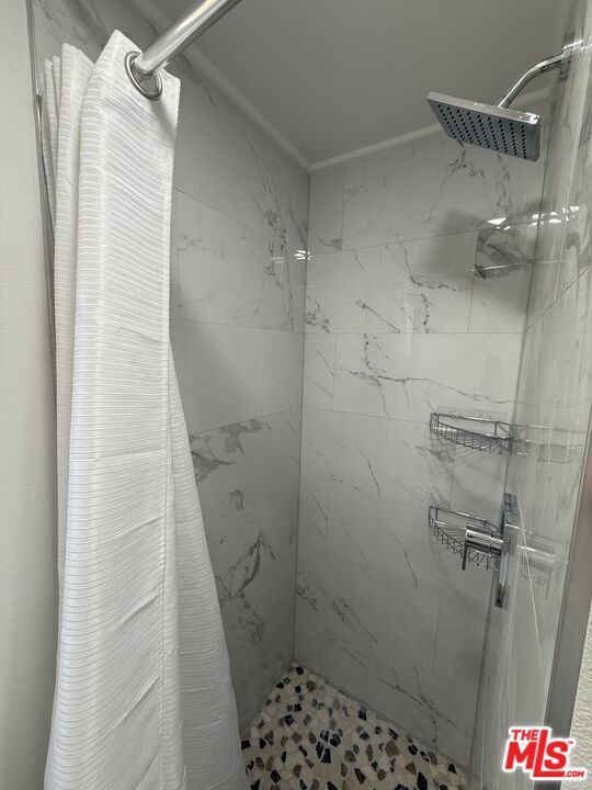 Building Photo - 1458 W 36th St