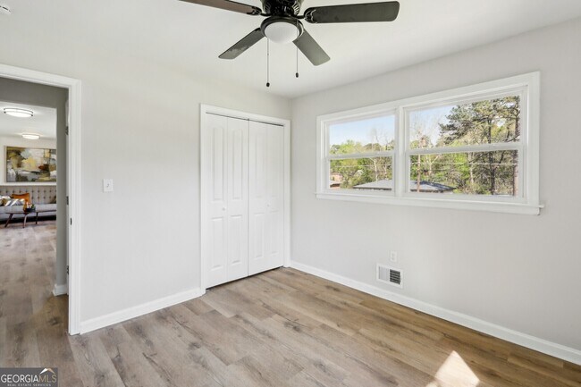 Building Photo - 2519 Miriam Ln
