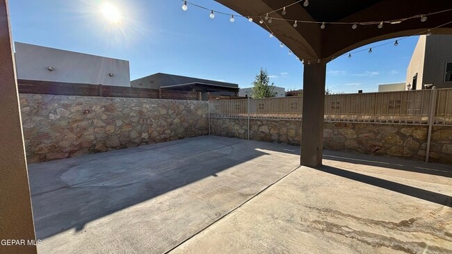 Building Photo - 2148 Honour Point Pl