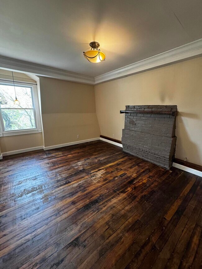 Building Photo - 262 N Broadway