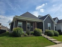 Building Photo - Beautiful Cottage