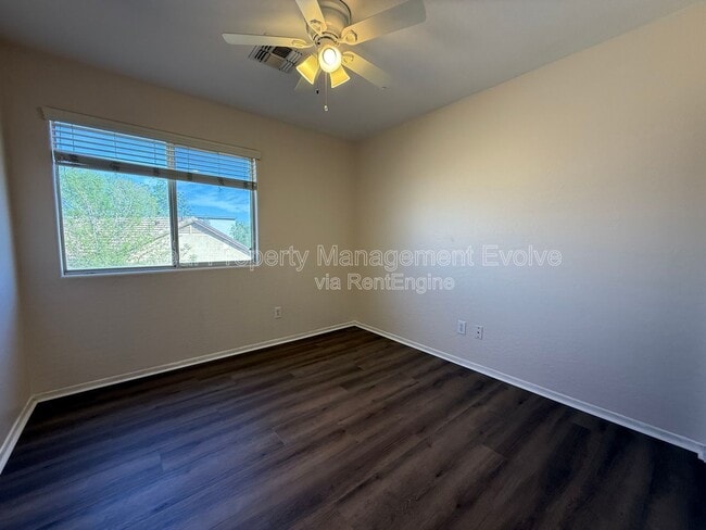 Building Photo - 1677 S Peppertree Dr