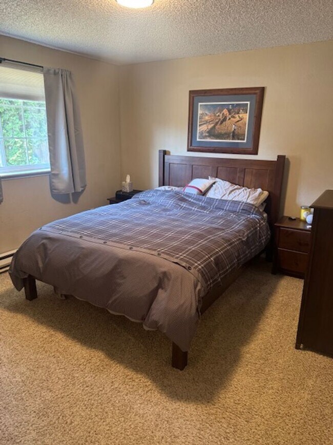 Building Photo - Beautiful 3 bed 2 bath rambler in South Hi...