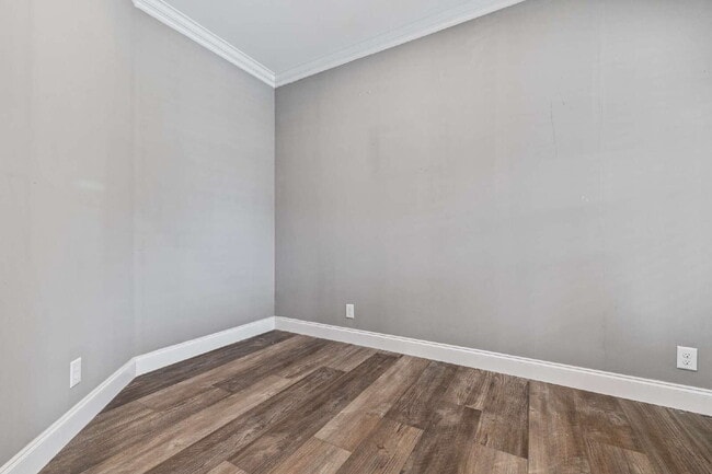 Building Photo - "Spacious 4-Bedroom Retreat with 3400 Sq Ft of Comfort in Gibsonton, FL!"