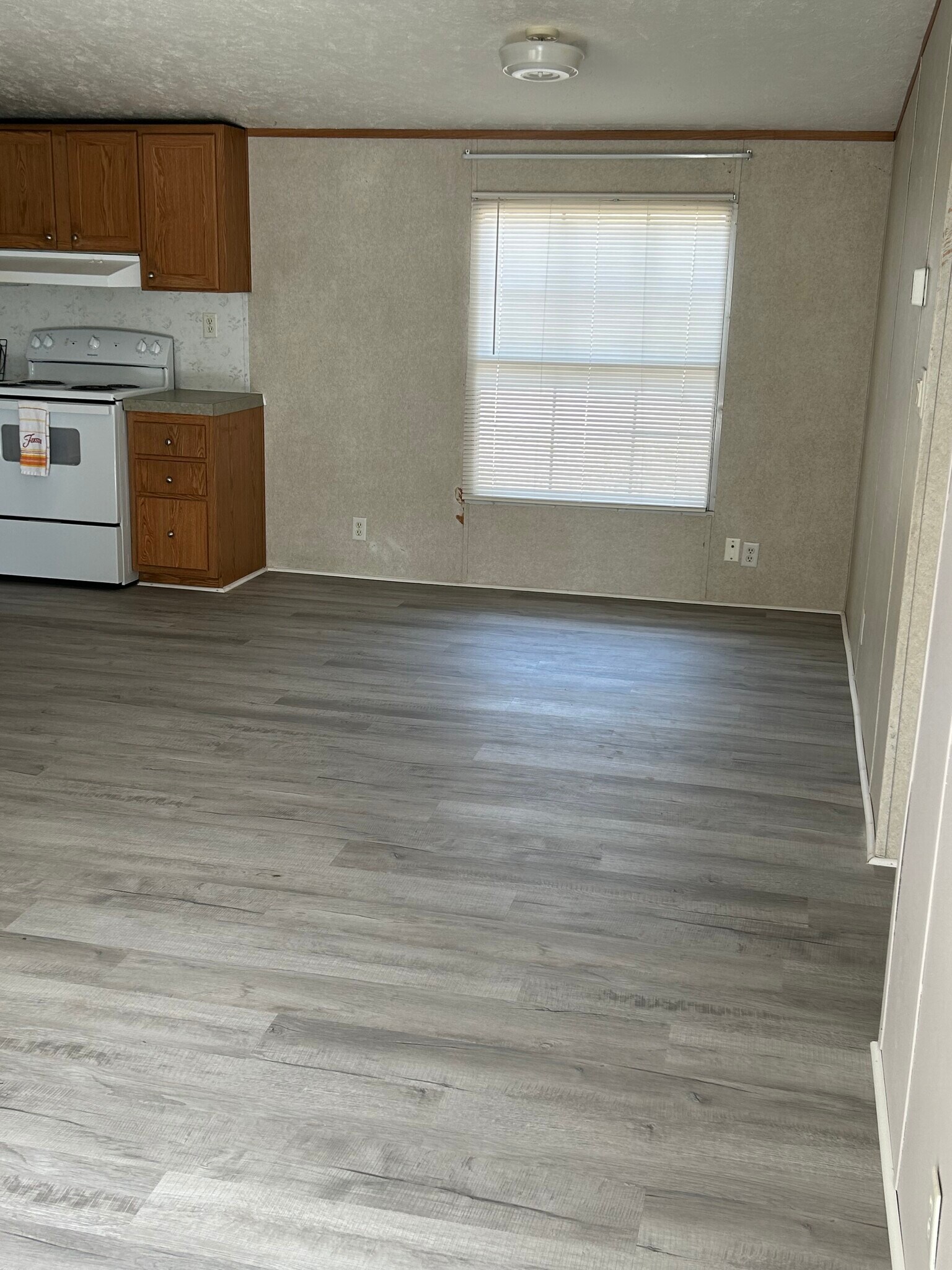 Dining Area - 49 Mallard Ave NE