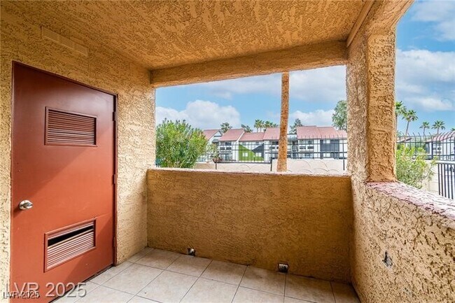 Building Photo - 4131 Gannet Cir