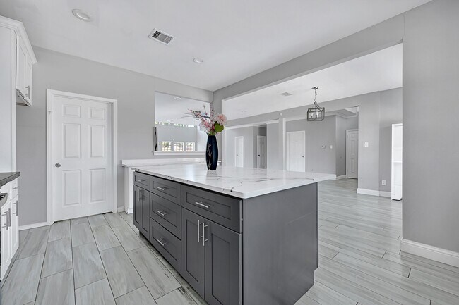Building Photo - 3555 Ashfield Dr