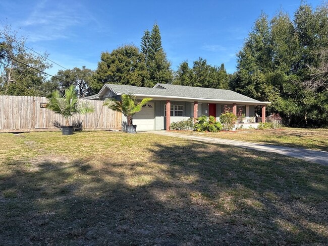 Building Photo - Charming 2 Bedroom Home on a Spacious Corner Lot — Orlando, FL
