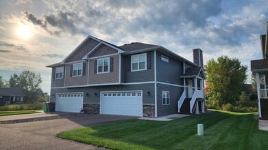 Building Photo - 3 Bedroom, 3 Full Bathroom Condo for Rent ...