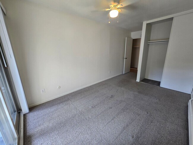 Building Photo - Beautifully Renovated Condo With Huge Balcony!