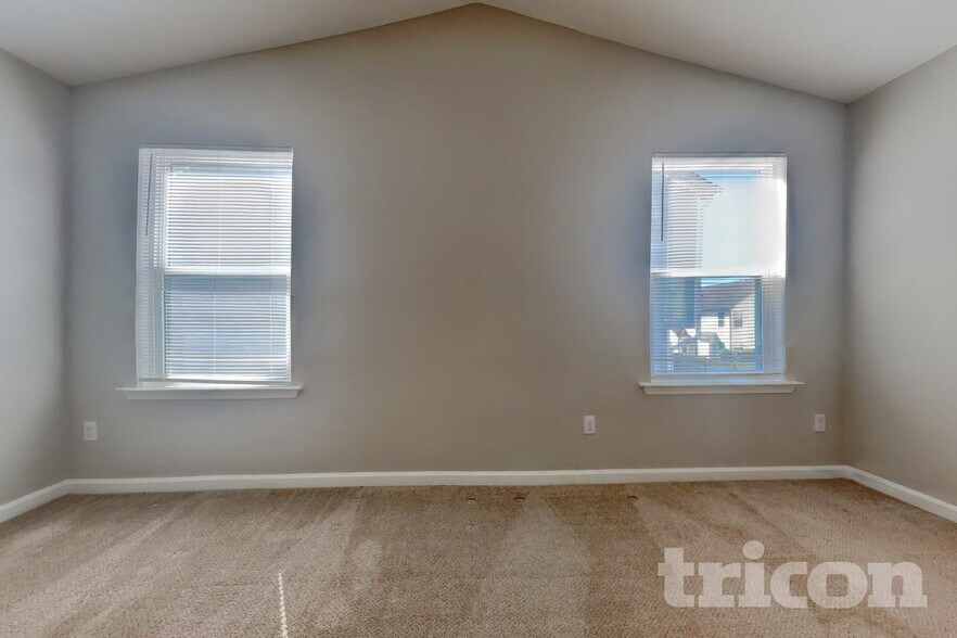 Building Photo - 47 Hallow Oak St