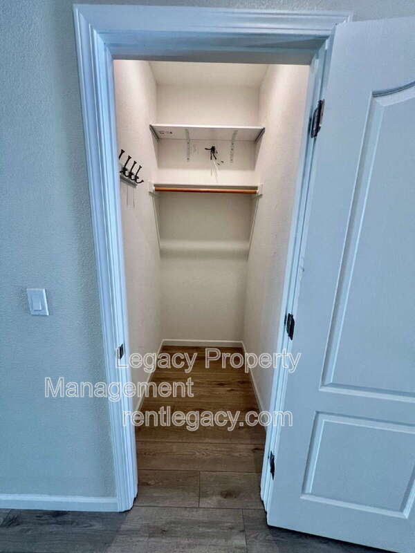 Building Photo - 436 Rose St