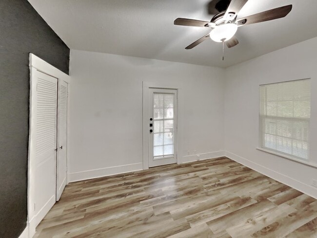 Building Photo - 26998 Hogan Dr