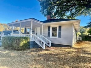 Building Photo - Welcome to this charming 3-bedroom, 1-bath...