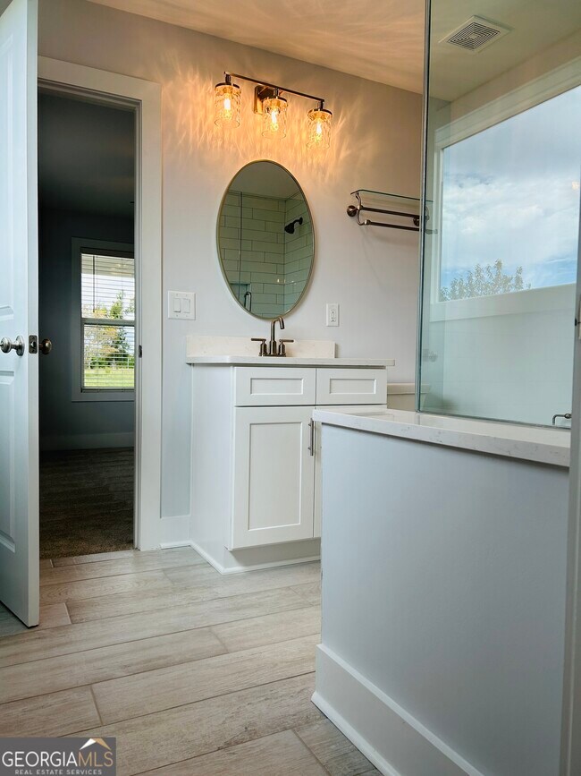 Building Photo - 425 Smokey Rd