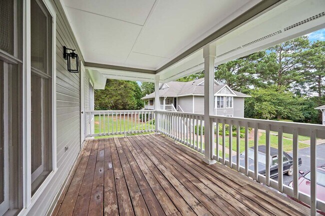 Building Photo - Fully Renovated Condo in Heart of Raleigh near Rex Hospital & NC State University