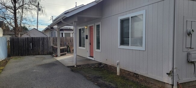 Building Photo - 241 NE School St