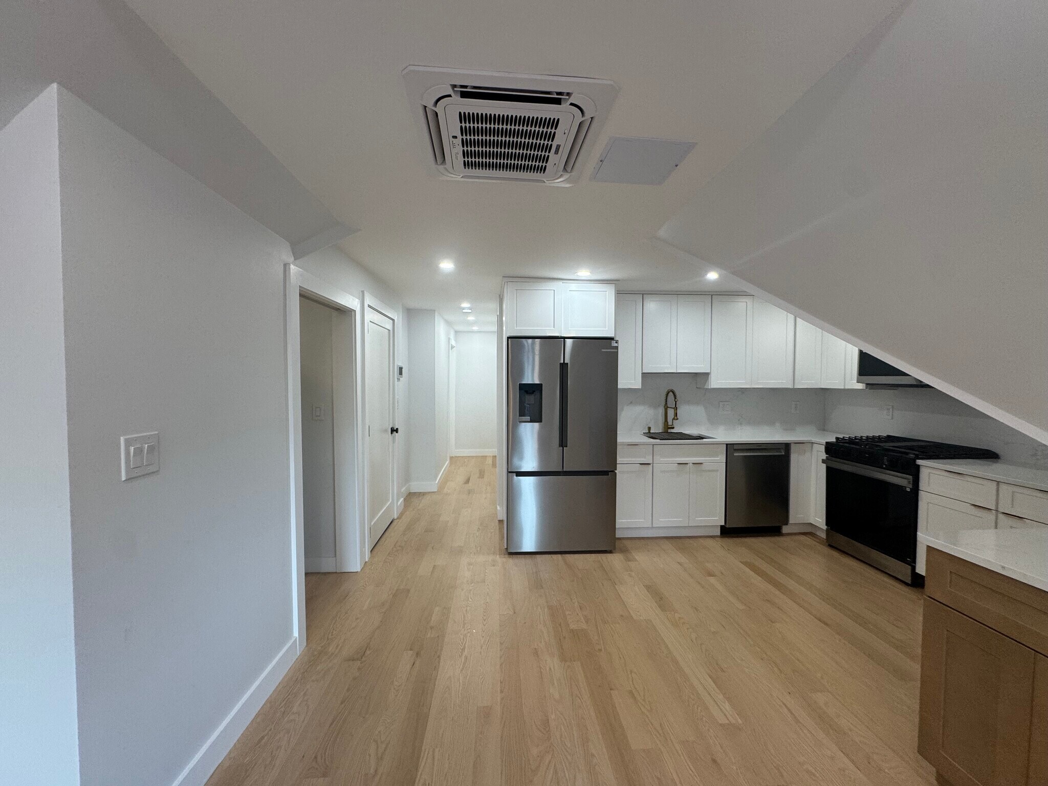 Building Photo - 12 Sewall Ave