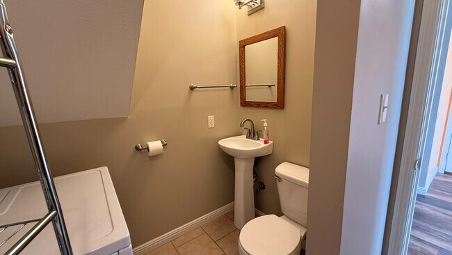 Building Photo - 266 Bradford Square