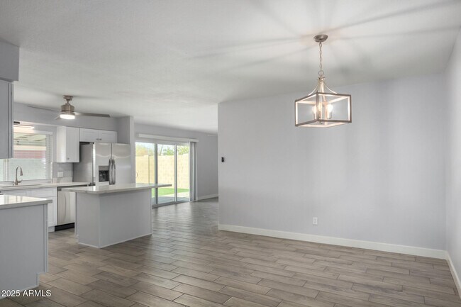 Building Photo - 4302 N 80th Ln