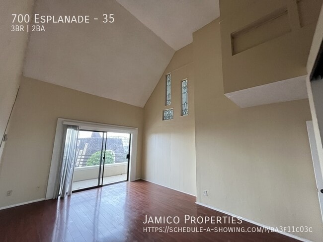 Building Photo - 700 Esplanade-35