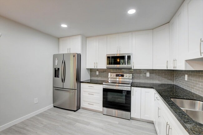 Building Photo - 9268 Sable Ridge Cir