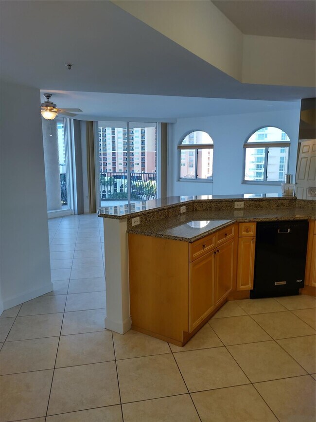 Building Photo - 100 S Birch Rd