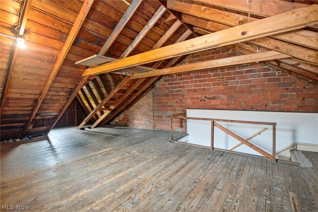 Building Photo - 912 Cambridge Rd