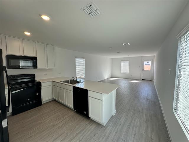 Building Photo - 905 Blue Heron Dr