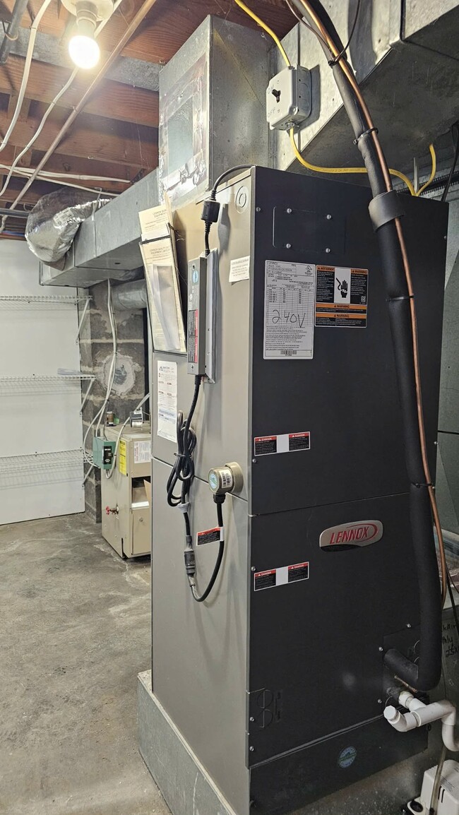 Building Photo - 32 Norwood St