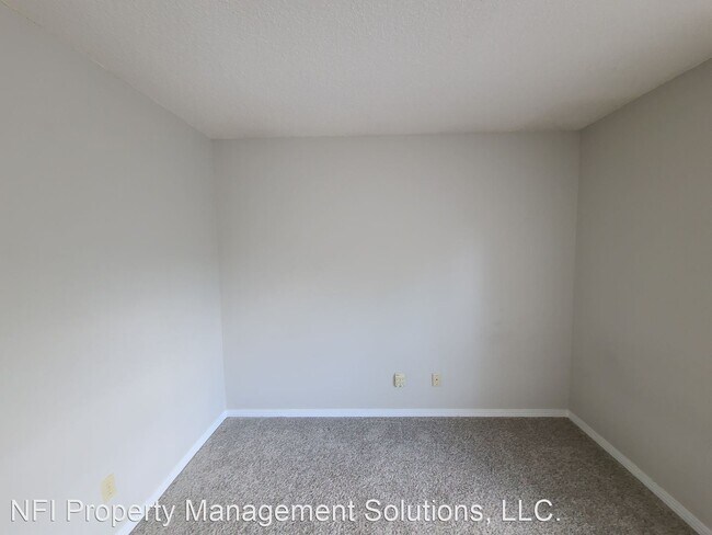 Building Photo - 2 br, 1.5 bath House - 1329 Foxborough Dr