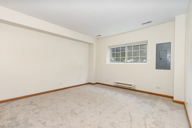 Building Photo - 14610 Patriot Square Dr W